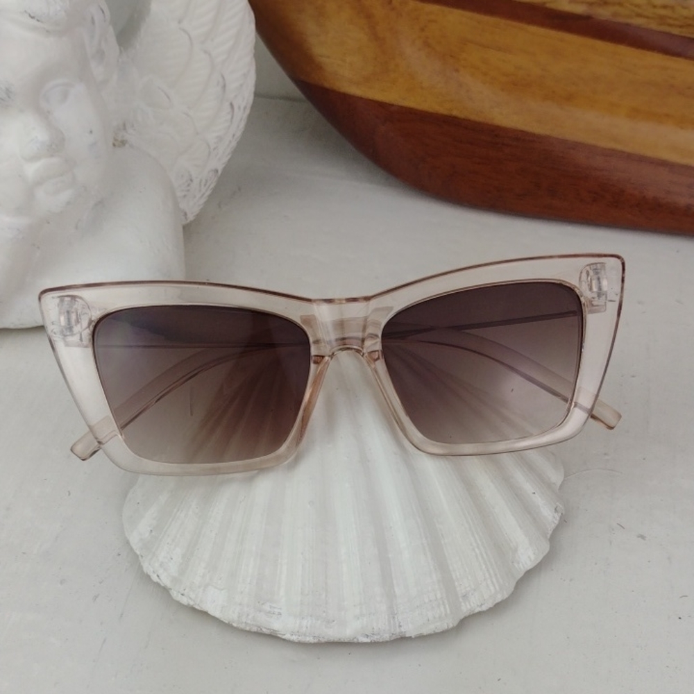 Transparent Frame Blonde Square Cat-Eye Man- Made Polymer Sunglasses NWOT